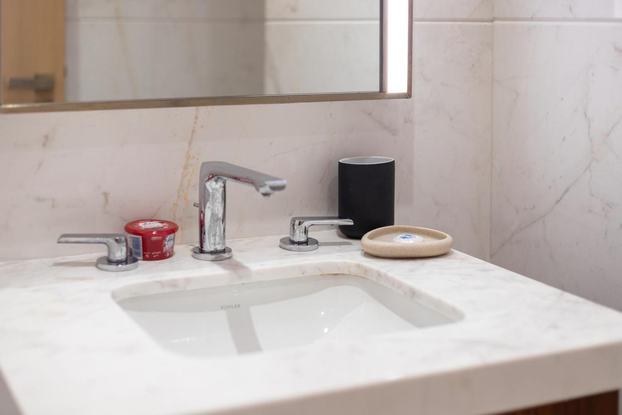 Modern 1Br Apartment, High Floor, Near Dubai Mall Екстериор снимка